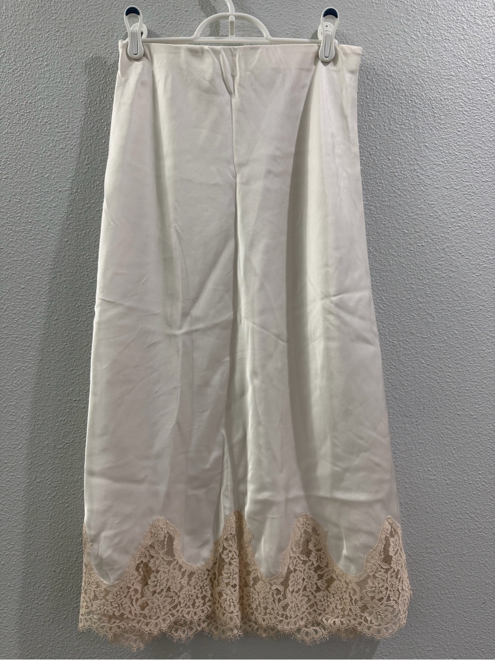 Aritzia Wilfred Henrietta Satin Skirt - Picture 4 of 6